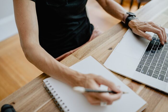 <b>贸易业务运营与市场拓展服务</b>